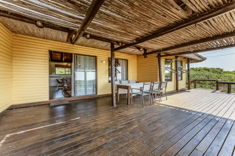 Casa 18 | Canda Island